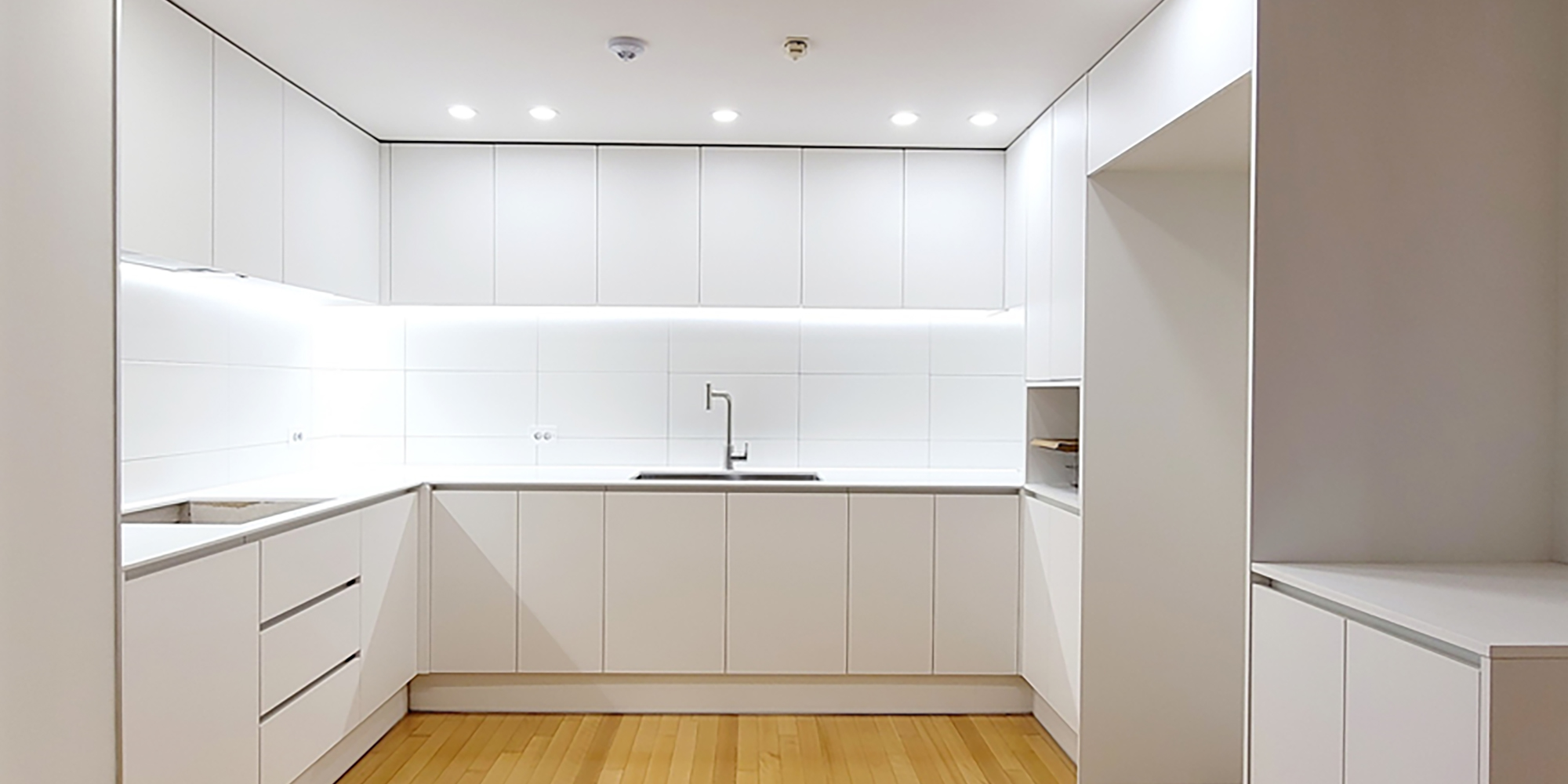 [아파트] 클래식한 우드 디자인으로 질리지않는 아파트 인테리어